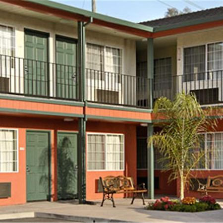 Days Inn Salinas Airport Exteriér fotografie