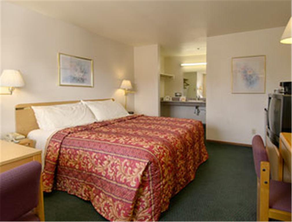 Days Inn Salinas Airport Pokoj fotografie