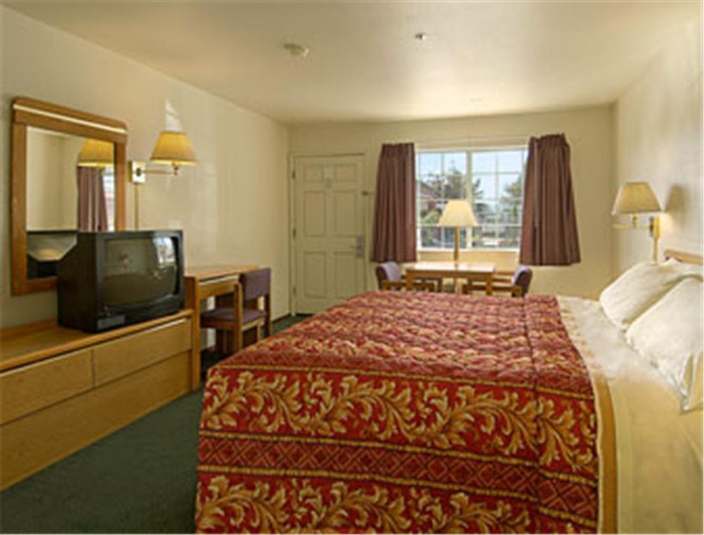Days Inn Salinas Airport Pokoj fotografie