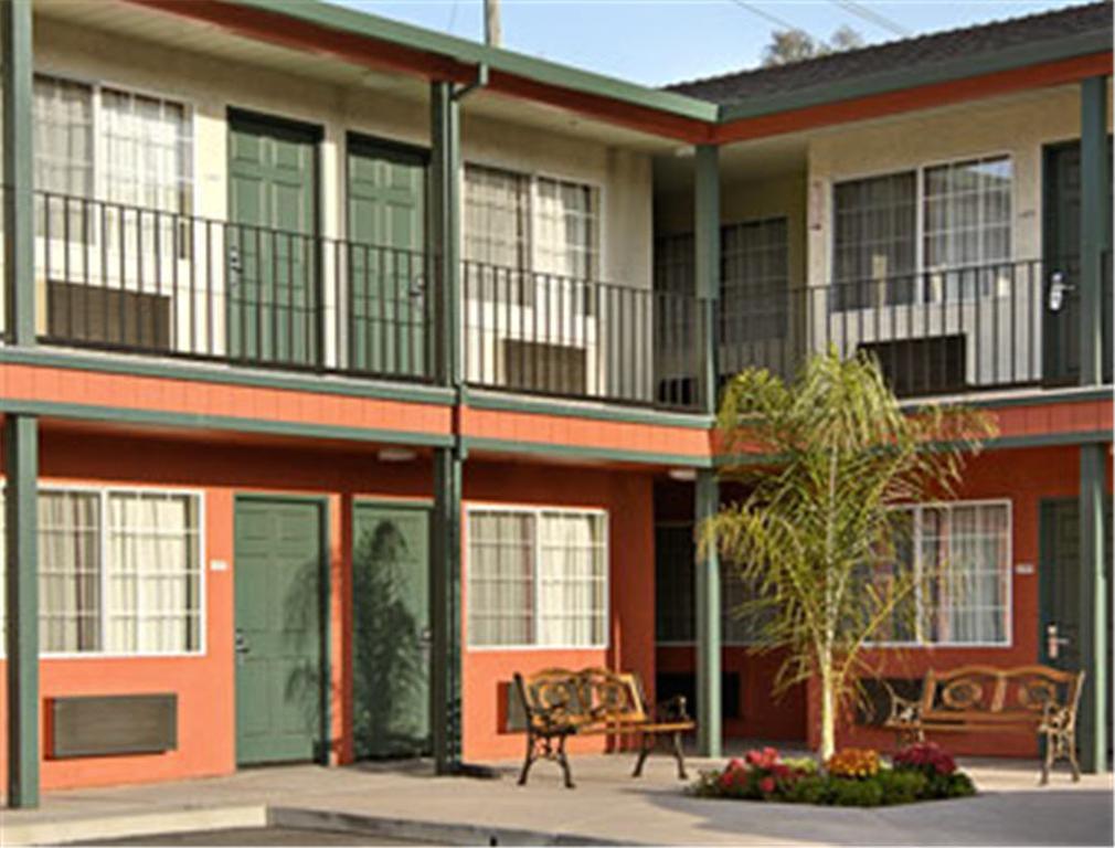 Days Inn Salinas Airport Exteriér fotografie