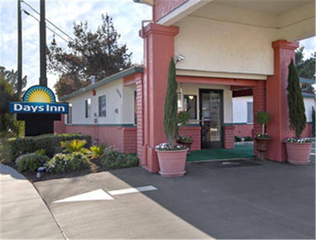 Days Inn Salinas Airport Exteriér fotografie